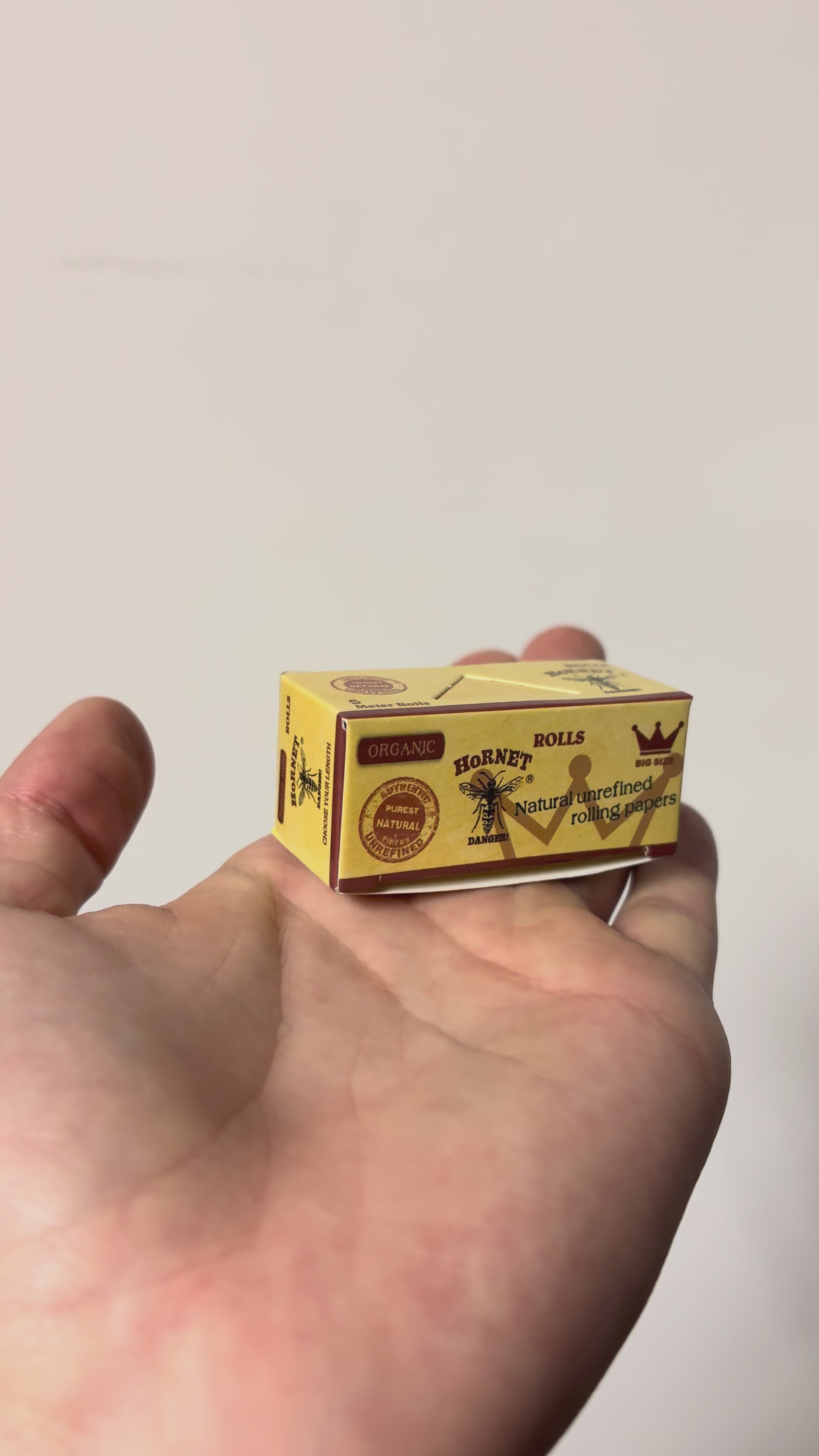 Hornet’s Rolling Paper